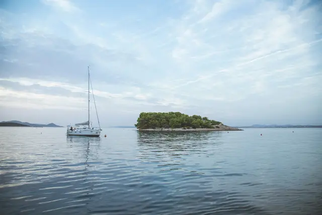 Der Wiener Werner Kohl lebt mit seiner Ehefrau Ana seit 61 Jahren auf einer kroatischen Mini-Insel – komplett alleine. (Symbolfoto) | Foto: Milada Vigerova/Unsplash
