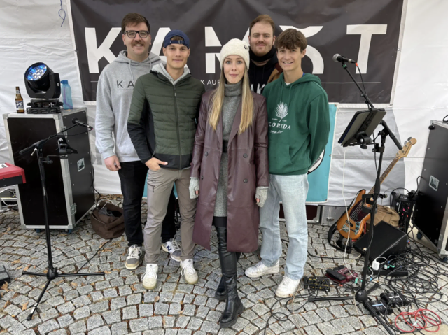Titelfoto Pielachtal: Am Markttag in Ober-Grafendorf spielte die Band "Kamot" ein Benefizkonzert, um eine Spendenaktion des Vereins "RC Schnauze" zu unterstützen. | Foto: Tanja Handlfinger