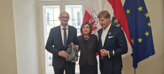 LH Anton Mattle begrüßt den Club Tirol in seinem Büro | Foto: Club Tirol