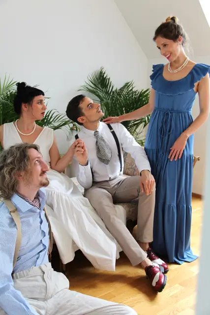 Konzept und Theaterfassung stammen von Julia Prock-Schauer, die gemeinsam mit Paul Gruber, Helen Zangerle und Rafael Witak auf der Bühne steht. | Foto: Theater und mehr