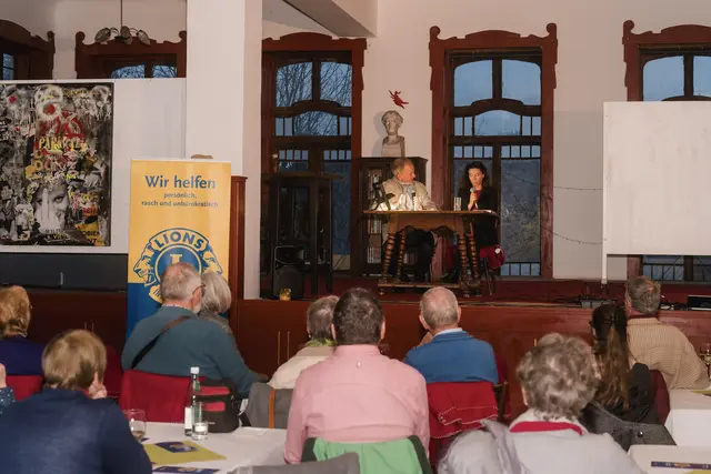 Lesung für den guten Zweck in der Galerie in Eichgraben | Foto: Stefan Janko