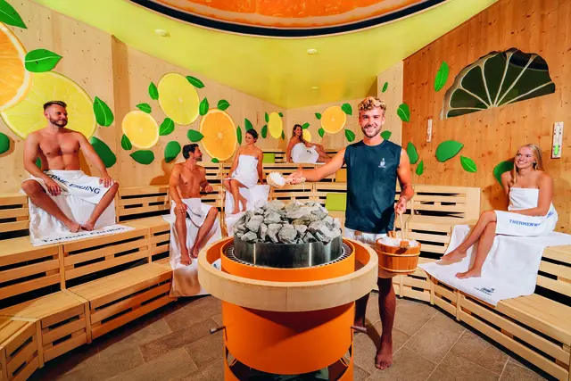 Gerade wenn es draußen kühler wird, sorgen die riesigen Wellnesslandschaften der Therme Erding für ganzheitliche Erholung. | Foto: Therme Erding