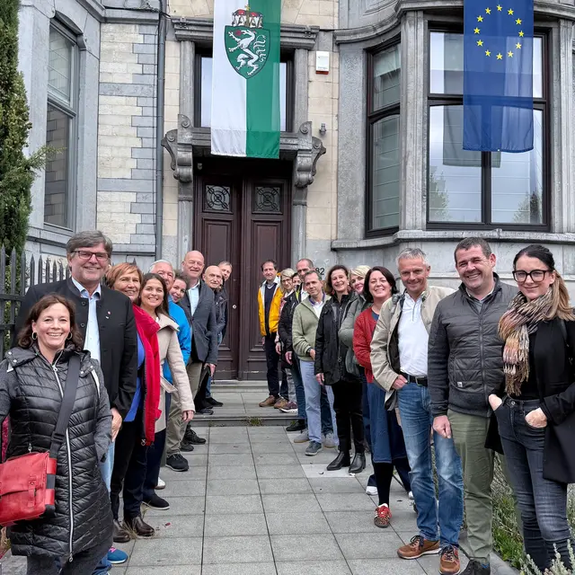Natürlich schaute die Reisegruppe auch auf einen Sprung ins Steiermark-Haus vorbei. | Foto: Caroline Rodlauer