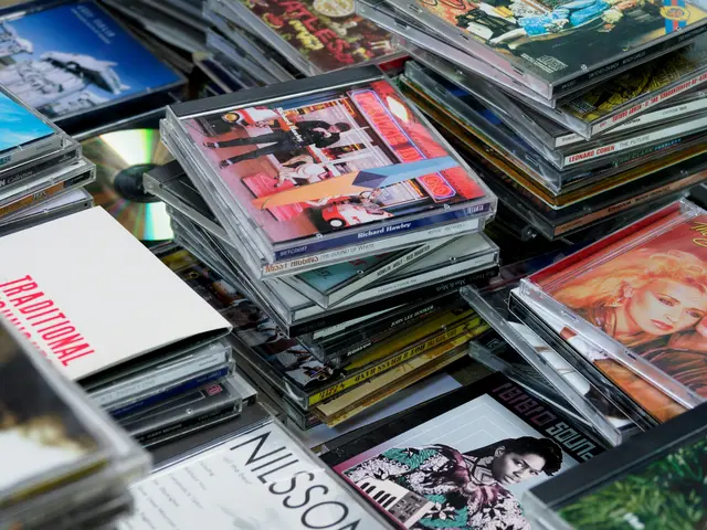 In einem größeren Elektronikgeschäft soll ein 46-Jähriger am Montag im 10. Bezirk CDs und DVDs im Wert von 1.800 Euro gestohlen haben. (Symbolfoto) | Foto: Brett Jordan/Unsplash