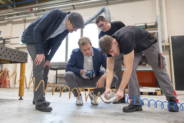 Umweltlandesrat Stefan Kaineder (Grüne) war von den PRojekten begeistert. | Foto: Land OÖ/Charlotte Guggenberger