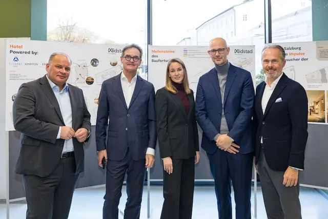 Im Rahmen einer Öffentlichkeitsveranstaltung am 20. Oktober 2025 im AVA-Hof präsentierte Midstad das Hotelkonzept sowie den aktuellen Planungs- und Baufortschritt. | Foto: Wildbild