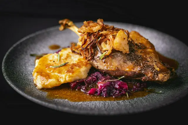 Das Ganslessen gehört für viele Wienerinnen und Wiener zum Herbst einfach dazu. So manche Lokale haben sich etwas besonderes einfallen lassen. | Foto: Pixabay