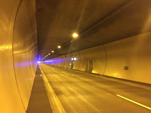 Derzeit sind der Ofenauer und Hieflertunnel zwischen Golling und Pass Lueg in Fahrtrichtung Villach gesperrt. | Foto: Symbolfoto BBL