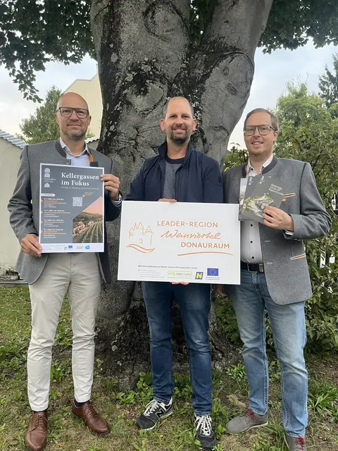 Die Initiatoren (v. l. n. r.): Regionssprecher Manfred Weinhappel, Spillerns Bürgermeister Thomas Speigner und Michael Hainitz (Projektmanager LEADER Region Weinviertel Donauraum) | Foto: LEADER Regionen