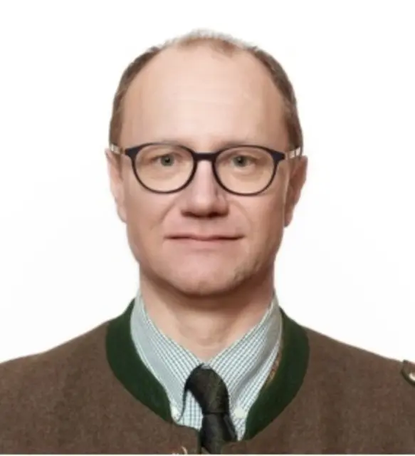 „Reflektoren – sowohl optische als auch akustische – haben sich als wirksame Maßnahme erwiesen“, informiert der Bezirksjägermeister Karl Wöhrer. | Foto: www.noejagdverband.at