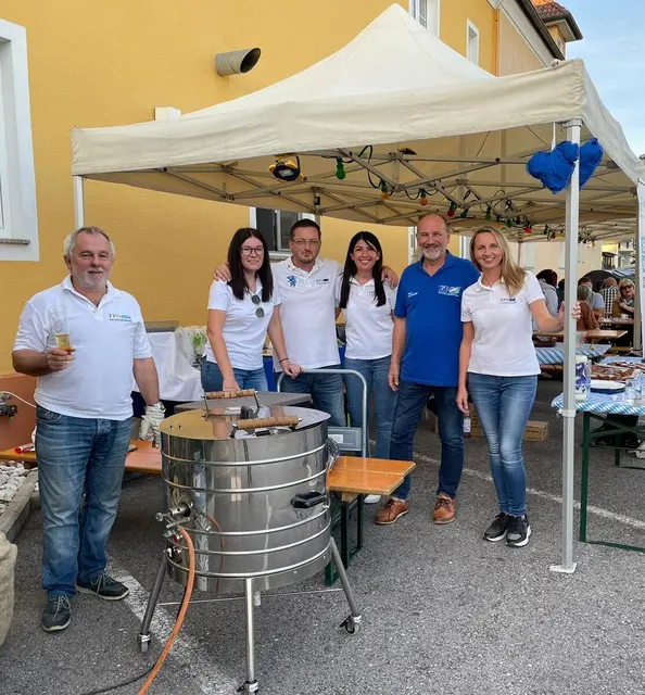 Diesen Freitag ab 15 Uhr lädt die FPÖ Gössendorf zum traditionellen Sturm- und Maroni-Fest, diesmal steigt die Party im Lindenpark.  | Foto: FPÖ