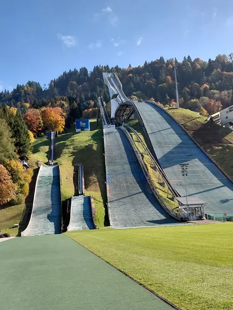 Auch ein Besuch der Garmischer Skisprungschanze stand auf dem Programm. | Foto: Siegele