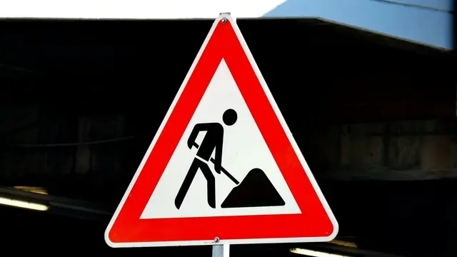 Arbeiten auf der Altmannsdorfer Straße sorgen bis Ende November für Einschränkungen im Straßenverkehr. (Symbolbild) | Foto: Mark König/Unsplash