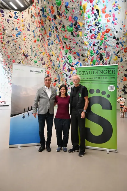 Mit kräftiger Unterstützung von Schuh Staudinger in Innsbruck gibt es weiterhin die Inklusionskletterkurse vom Alpenverein Innsbruck.  | Foto: Lucia Königer