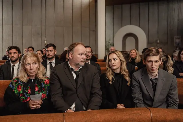 Die Beerdigungsszenen wurden in der Stegersbacher Heilig-Geist-Kirche gedreht. | Foto: ORF/Mona-Film/Landsiedl/Herbig