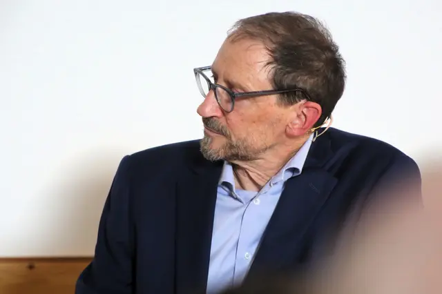 "Bleiben Grundrechte ohne reale Durchsetzbarkeit Symbolpolitik", fragte Moderator Wolfgang Ritschl seine Gäste. | Foto: Eckhart Herbe