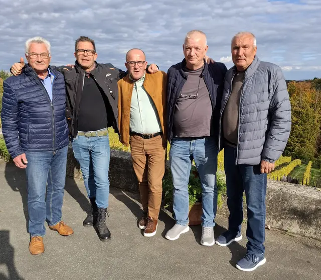 Die Vertreter der Pfarren Bosanski Brod unf Pfarren St. Veit am Vogau unterstützen sich gegenseitig. | Foto: Pfarre
