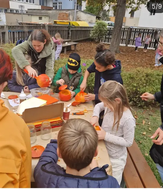 Im Schulhof der VS Körner stieg das Herbstfest. | Foto: Renate Pausch