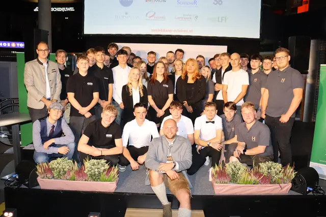 Die Lehrlings-Gala 2025 mit den geehrten Lehrlingen des "ABV mein Job" | Foto: Lederer