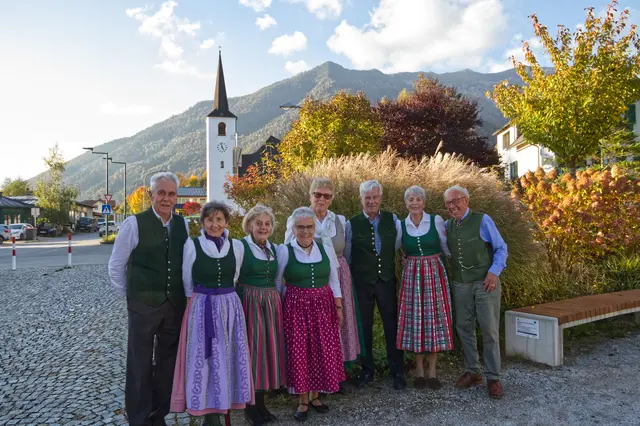 Pfandler Singkreis mit Chorleiter Lois Lemmerer (3.v.rechts) der in Kürze seinen 90.Geburtstag feiert. | Foto: Maria Hödl