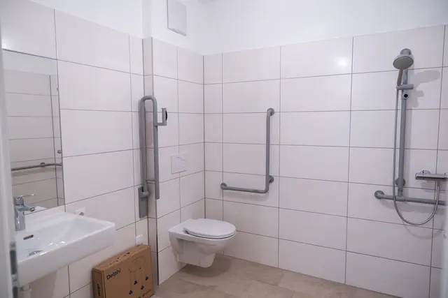 Die Bäder sind barrierefrei und sehr großzügig in der Raumplanung. | Foto: Photoworkers - Peter Riedler