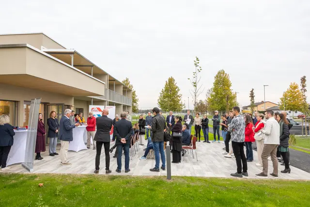 Großes Interesse bei der Wohnungsübergabe | Foto: Photoworkers - Peter Riedler