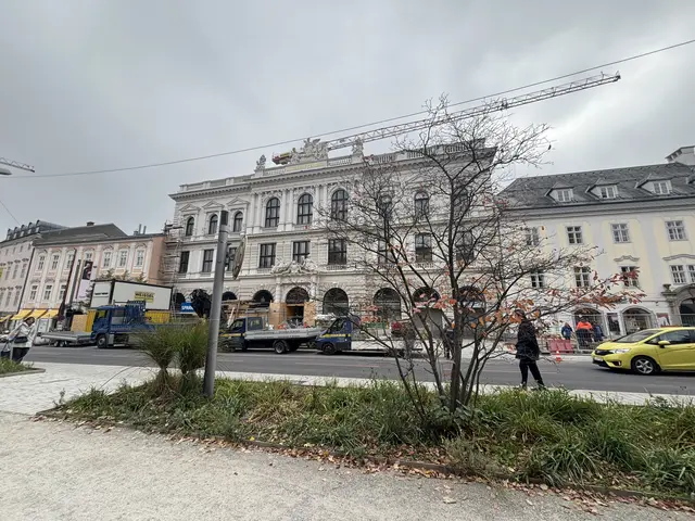 Seit rund zwei Jahren wird das Haupthaus der Sparkasse OÖ an der Linzer Promenade groß umgebaut. | Foto: MeinBezirk/Silvia Gschwandtner
