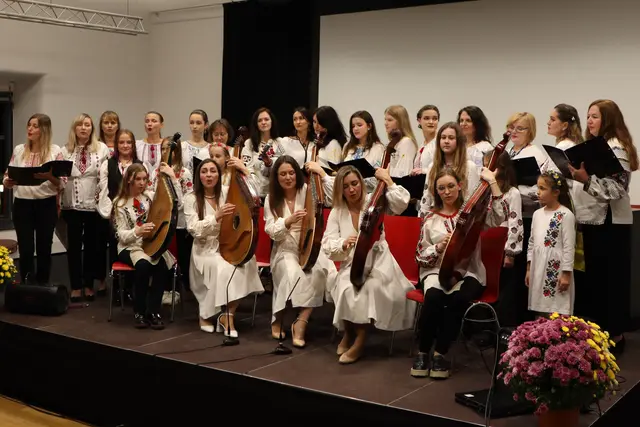 Auch Kinder machten beim Frauenchor Kolo mit | Foto: Gerhard Langmann