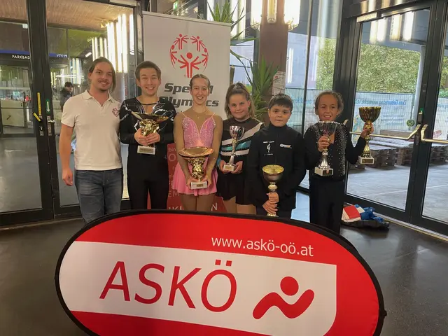 Mit zahlreichen Siegen, Stockerlplätzen und bewegenden Momenten kehrte der Eiskunstlaufverein Außerfern stolz aus Linz zurück. | Foto: EKA Außerfern