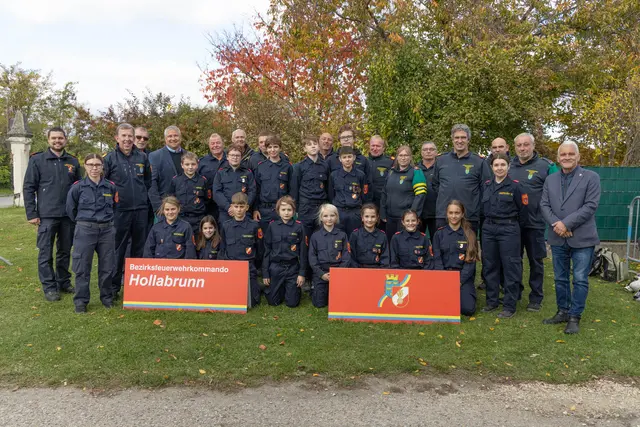 Feuerwehrjugend und Funktionäre Hardegg | Foto: BFKDO Hollabrunn/Feuerwehren