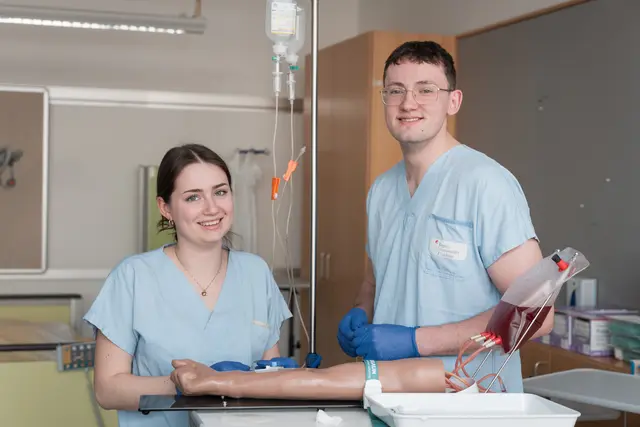 Der Pflegebereich bietet Jobsicherheit und vielfältige Zukunftsperspektiven. | Foto: Kepler Universitätsklinikum