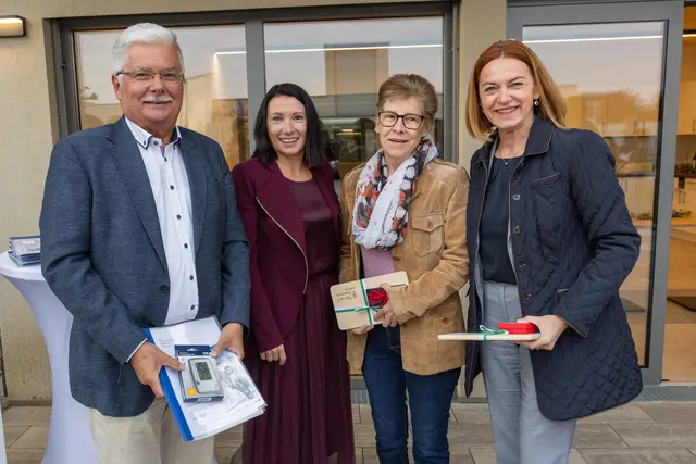Auch diese Dame durfte sich über die Geschenke von Gemeinde, Land und der Brucker Wohnbau freuen. | Foto: Photoworkers - Peter Riedler