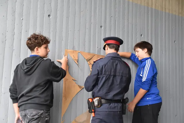 Schüler und Polizei arbeiteten Hand in Hand. | Foto: Michael Strini