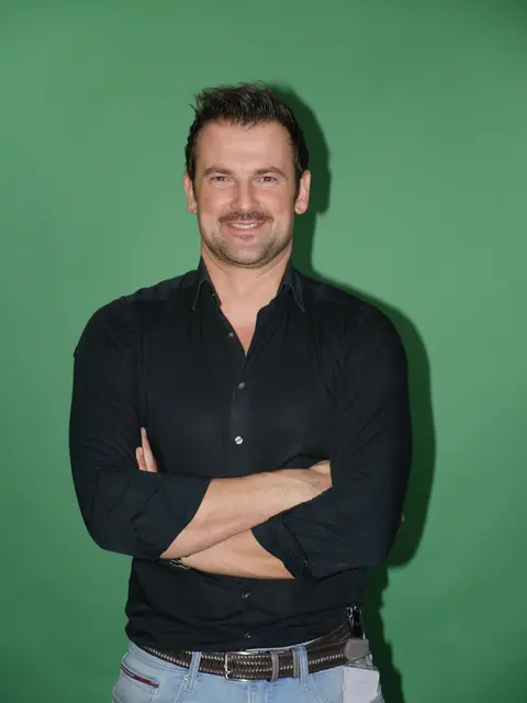 Sigi Fink liest in Prigglitz. | Foto: Theresia Pagliarini