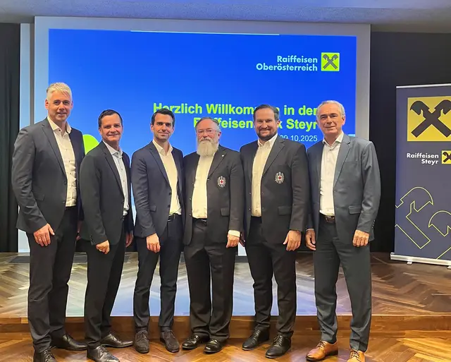 Von links: Andreas Schmidbauer, Alexander Stellnberger, Christoph Grumböck, Urban Schneeweiß, Franz Hackl, Gerald Ruttensteiner | Foto: Raiffeisen Steyr