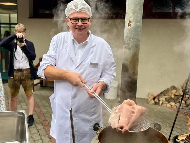 "Sauschädeln" wurden gekocht und vor Ort verarbeitet. | Foto: Markus Kahrer