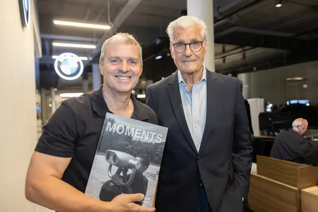 Manfred Baumann (li.) präsentierte sein neues Buch im Beisein des Schauspielstars Sky Du Mont. | Foto: René Brunhölzl/MeinBezirk
