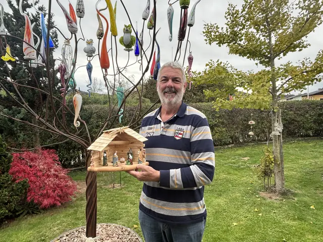 Der pensionierte Polizist und ehrenamtliche Feuerwehrkommandant geht seinem kreativen Hobby seit 20 Jahren nach. | Foto: MeinBezirk.at/Astrid Siebert