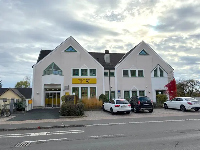 Gerüchten zufolge soll das Postverteilerzentrum, das am Postamt Jennersdorf anschließt, mit Ende März 2026 geschlossen werden. Post verneint jedoch: "Es sei noch nichts entschieden." | Foto: Anna Maria Kaufmann