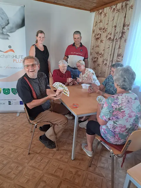 Nachbarschaftshilfe Plus organisiert in manchen Gemeinden beispielsweise Tarock-Spiele. | Foto: Nachbarschaftshilfe Plus