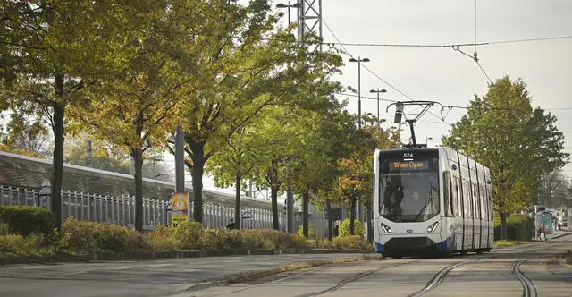 Ab 3. November fährt die Badner Bahn wieder regulär auf der gesamten Strecke zwischen Wien Oper und Baden Josefsplatz. | Foto: WLB/Zinner
