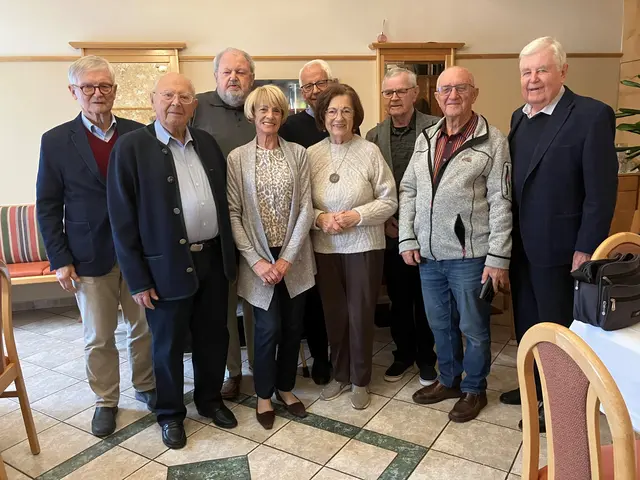 Die ehemaligen Maturanten der Jahrgänge 1958, 1960 und 1961 trafen sich im Gasthof Kappel, um ihr Jubiläum und alte Freundschaften zu feiern. | Foto: Karlheinz Sandner