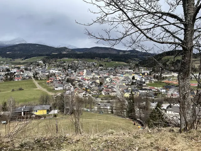 (Archiv-/Symbolfoto) Der Blick auf den Bezirkshauptort des Lungaus, Tamsweg. | Foto: pjw