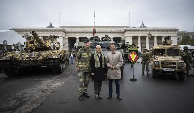 Verteidigungsministerin Tanner (ÖVP) präsentierte am Mittwoch das Programm zur diesjährigen Informations- und Leistungsschau. | Foto: HBF/Carina Karlovits