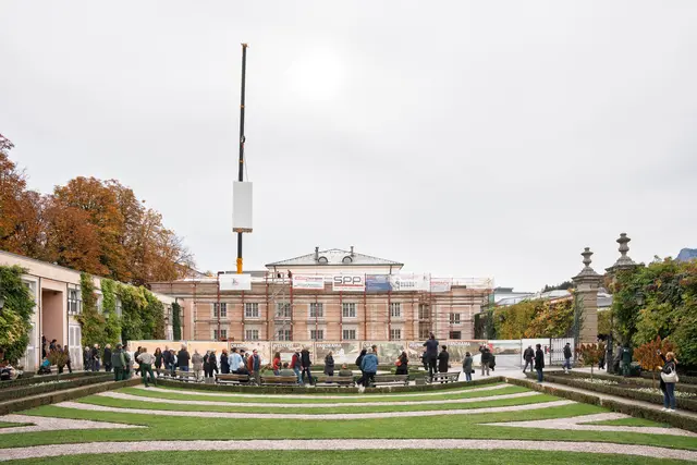 Das Salzburg-Panorama von Johann Michael Sattler wurde an seinen neuen Ausstellungsstandort im Mirabellgarten transportiert.  | Foto: Salzburg Museum/Rigaud