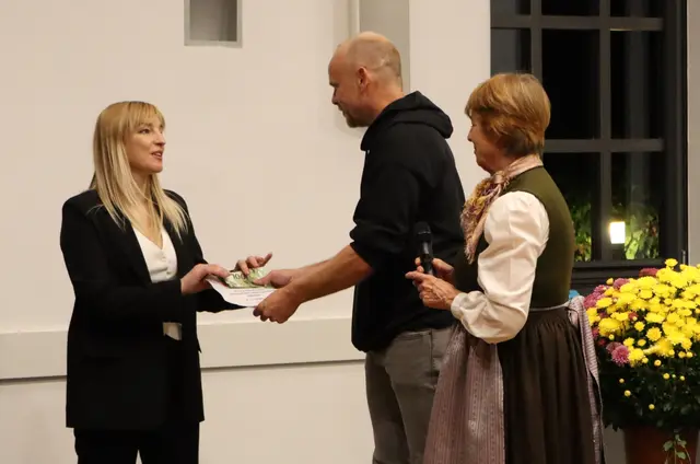 2.000 Euro Spende an Yuliia Malchevska | Foto: Gerhard Langmann