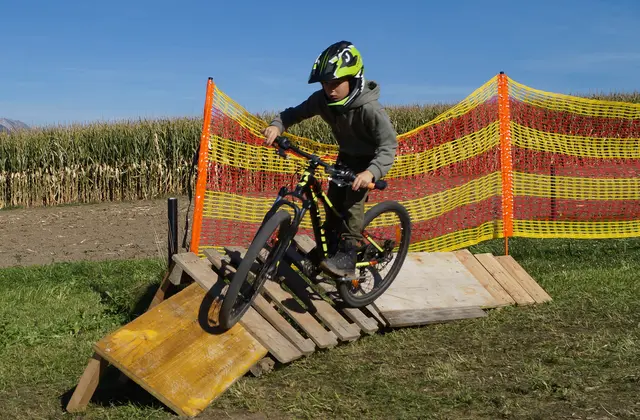 Rasant in die Steilkurve - das sind die Zutaten, die wahre Bikerider dringend brauchen.