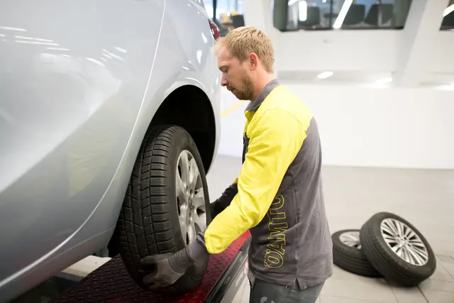 Frühzeitig einen Termin für den Reifenwechsel zu vereinbaren ist ratsam, weil bei einem plötzlichen Kälteeinbruch die Werkstätten oft schnell ausgebucht sind.  | Foto: ÖAMTC