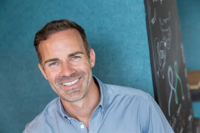 Zehn Millionen Euro wiederkehrendem Umsatz, 15 Millionen App-User in 28 Ländern und 1.000 Unternehmen als Kunden zählt hello again mit CEO und Co-Gründer Franz Tretter. | Foto: hello again/Kurt Hörbst