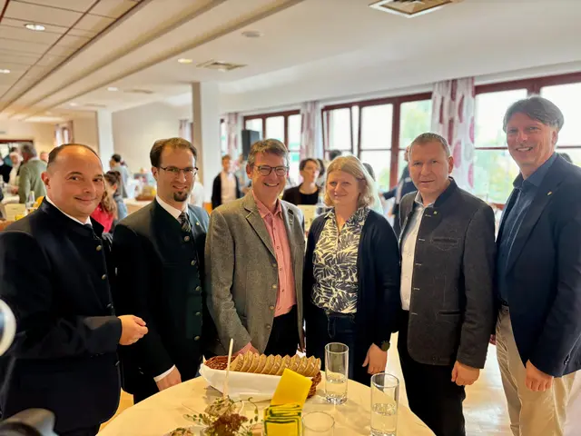 Zahlreiche Ehrengäste waren beim "Waldviertler Sautanz" in Geras dabei. | Foto: Markus Kahrer